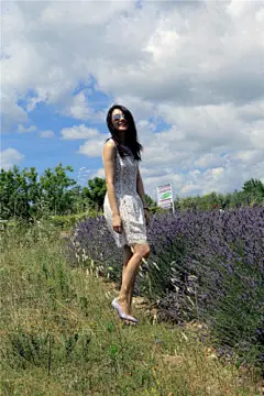 女神高圆圆蜜月写真手机壁纸 640x960