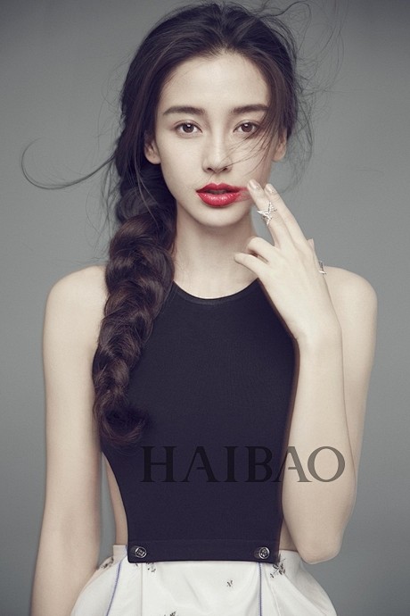 杨颖 (AngelaBaby) 最新杂志...