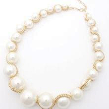 一骑独追风采集到Pearl Bracelet