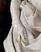 《哀悼基督（la Pietà ) 》是 米开朗基罗 Michelangelo di Lodovico Buonarroti Simoni 为圣彼得大教堂所作的大理石雕塑作品，是他早期最著名的代表作。作品的题材取自圣经故事中基督耶稣被犹太总督抓住并钉死在十字架上之后，圣母玛丽亚抱着基督的身体痛哭的情景。米开朗基罗创作这幅雕塑时年仅24岁， ​​​​...展开全文c