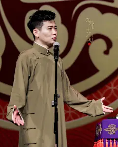#孟鹤堂 我想见你##孟鹤堂 你笑起来真好看#
其实这个世界偶尔也擅长创造惊喜
我们会遇到温柔的事物，温暖的人
一切都值得去努力

2018.12.01 北京人大如论讲堂专场 ​​​ ​​​​