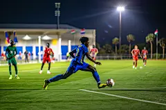 热血足球人物图片摄影图