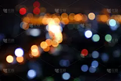 抽象模糊的圆散景灯光背景，五彩缤纷的城市夜景灯光。