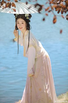 小手丫采集到汉服古装