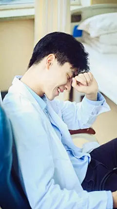 胡一天壁纸 真爱右下角打卡 ​​​​