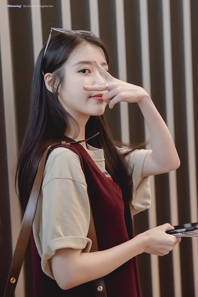 IU