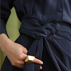 蓝色忧郁林采集到衣服