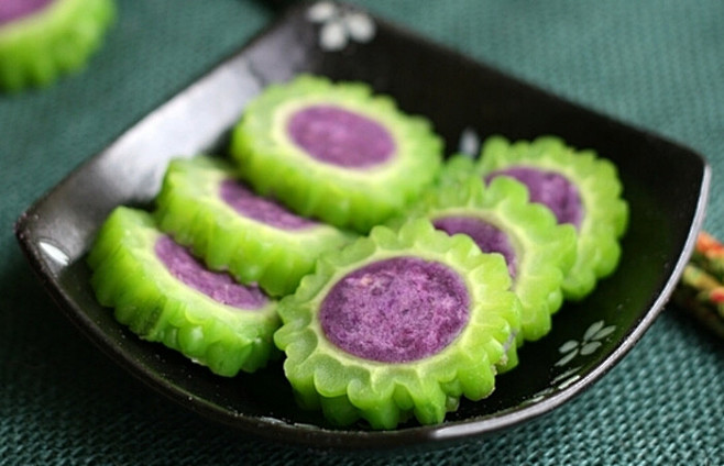 【紫薯苦瓜】食材：苦瓜1根、紫薯 1小个...