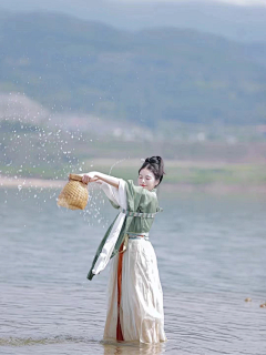 绿果果果果采集到古风女人像