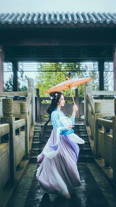 画彩岩采集到姿势