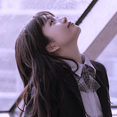 侧脸女