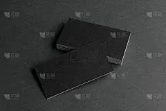 灰色背景的名片。