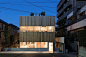 东京的阳光住宅

Nerima House 是瑞典公司 Elding Oscarson 在2015年设计的，一栋位于日本东京的私人住宅，占地1065平方。客户想要保留老房子旁边的小花园，并且可以在家中欣赏绿色的美景。