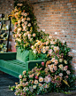 Oh-so-pretty decoration right here! The lush floral arrangement brings such magical feel, don't you think? Tag a friend who would love this too!
​
​Photography: @studionouveau_ | Planning: @brillianteventplanning | Floral: @mimosafloral | Venue: @hotelcom