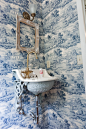 toile wallpaper