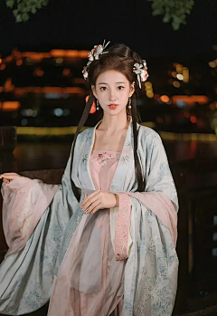 就你不听话采集到古风女孩子