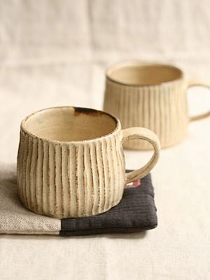 . ceramic mug: 