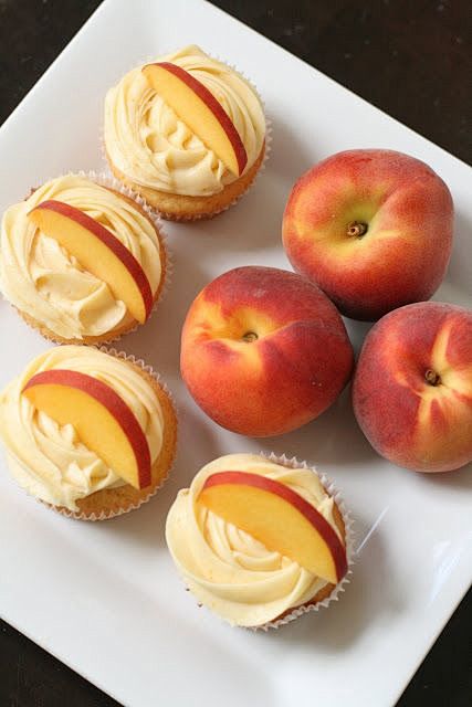 : Peach Cupcakes wit...