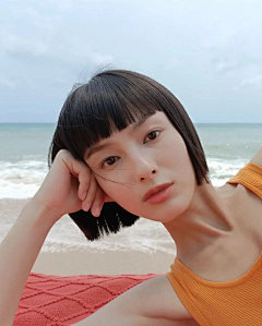 Reno6 Pro+，游戏竞技 | OPPO 中国 : Reno6 Pro+ 5G 手机游戏竞技，焕采光斑人像视频，高通骁龙 870 芯片，游戏 4D 振感，索尼IMX 766 传感器，在我眼里你会发光，AI 焕采美妆视频，AI 视频增强，3200 万自拍前置 +6400 万水光人像主摄，，65W 超级闪充，人像绘影专属息屏壁纸，OPPO闪达一屏两用，游戏超级闪电启动