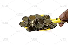 成堆的硬币孤立在白色的背景，商业投资概念，金钱，金融