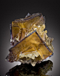 bijoux-et-mineraux:

Fluorite - Cave-in-Rock, Illinois
@北坤人素材