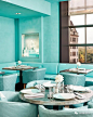 蒂芙尼开在纽约第五大道的旗舰店里，开设了它全球首家品牌餐厅《 Blue Box Café 》咖啡店！