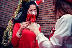 与朋友们欢聚圣诞、新年