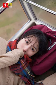 贺喜遥香超话  #贺喜遥香# 
乃木坂46 贺喜遥香酱的杂志写真的未公开照第二弹公开！在毕业典礼的归途中，在摩天轮上被注视着...。因为全国配送的次序不一致，请还没找到的朋友们不要放弃哦...去寻找EX大众吧♪一定会在某个地方存在吧。贺喜的所带来的那道光芒，本杂志一定也会迎来一道新的颜色的。
​​​​...展开全文c