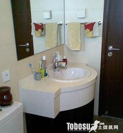 最新2013小厕所装修效果图片—土拨鼠装...