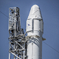CRS-8 : Falcon 9 and Dragon vertical on Pad 40 at Cape Canaveral, FL.