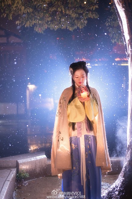 #汉服#雪景预告，在12月的尾端感受#冬...