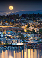 西雅图的超级月亮，和这座城市一样，美到让人窒息。