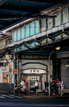 迷人的姑娘采集到大街小巷