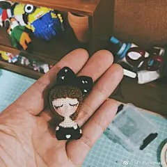 我发现 在我入圈时候的那些高手 熟面孔 
都基本没怎么玩钩针了…也有些换圈了
最多也是自己钩钩自己乐
不用说 就是被图解搞得伤了心
我也很少去原创了 也没开团 心里怕怕的 ​​​​