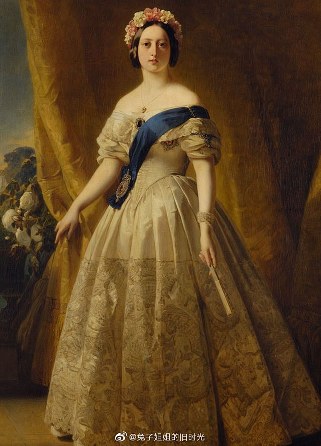奢华珠宝 | 油画
维多利亚时代的礼服裙...