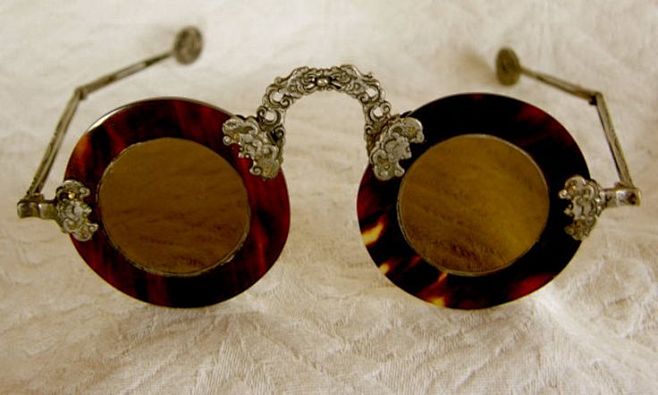 #antique lunettes...