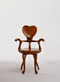 加泰罗尼亚的天才安东尼奥·高迪为贵族府邸设计的椅子，贵气十足
