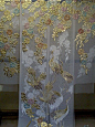 白地のオーガンジ：枝垂桜に鶴柄の色打掛