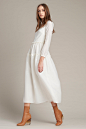 Monique Lhuillier Pre-Fall 2016 Fashion Show : See the complete Monique Lhuillier Pre-Fall 2016 collection.