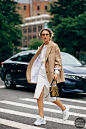 New York SS 2019 Street Style: Rebecca Laurey : Rebecca Laurey between the fashion shows.