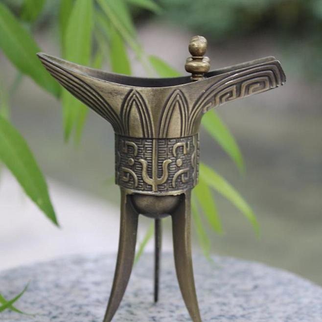 陶瓷仿古酒具摆件汉代三足古代酒樽爵杯1两白酒杯白酒烈酒烧酒盅淘宝