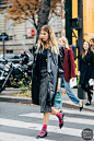 Paris SS 2019 Street Style: Veronika Heilbrunner - STYLE DU MONDE | Street Style Street Fashion Photos Veronika Heilbrunner