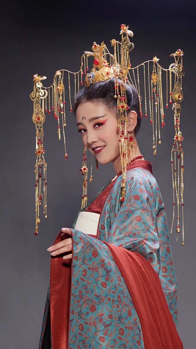 北方有佳人，遗世而独立。