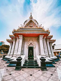 在泰国孔敬市的农旺和赵Por Lak Muang寺庙周围散步