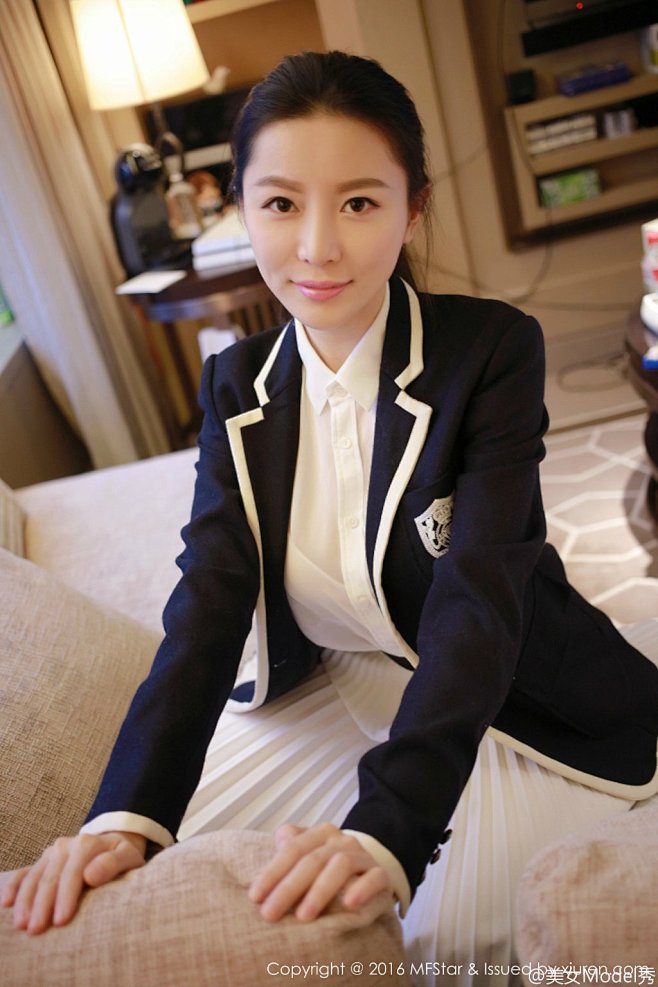 干练漂亮的美女