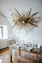 neutral hanging floral installation with dried flowers and pampas gras for a winter wedding   #weddinginspiration #weddingflowers #floraldesign