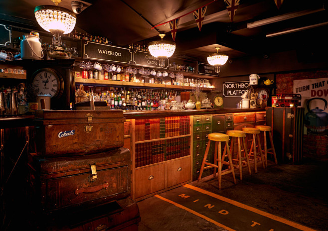 英国伦敦Cahoots复古主题酒吧 68...
