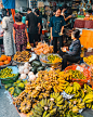 Photo by Vietnam Moments  Travel | Food | Tips in Ho Chi Minh City, Vietnam. 可能是包含下列内容的图片：8 位用户和香蕉.