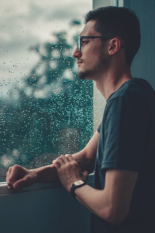 20-25岁的男人, 下雨后, 下雨天,...