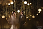 绿金色圆球灯时尚质感泰式婚礼-国外婚礼-DODOWED婚礼策划网